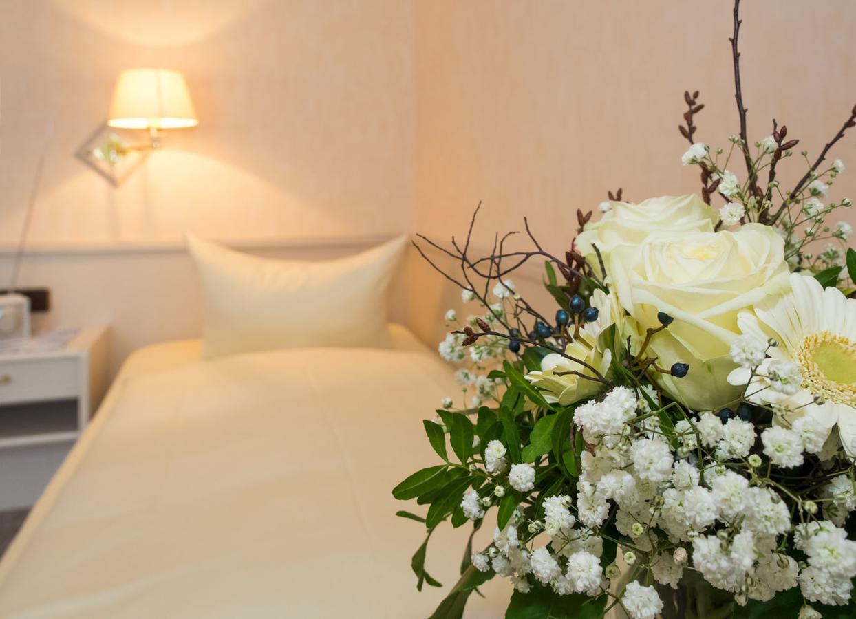 Hotel Zum Rosenteich Bad Zwischenahn Dış mekan fotoğraf
